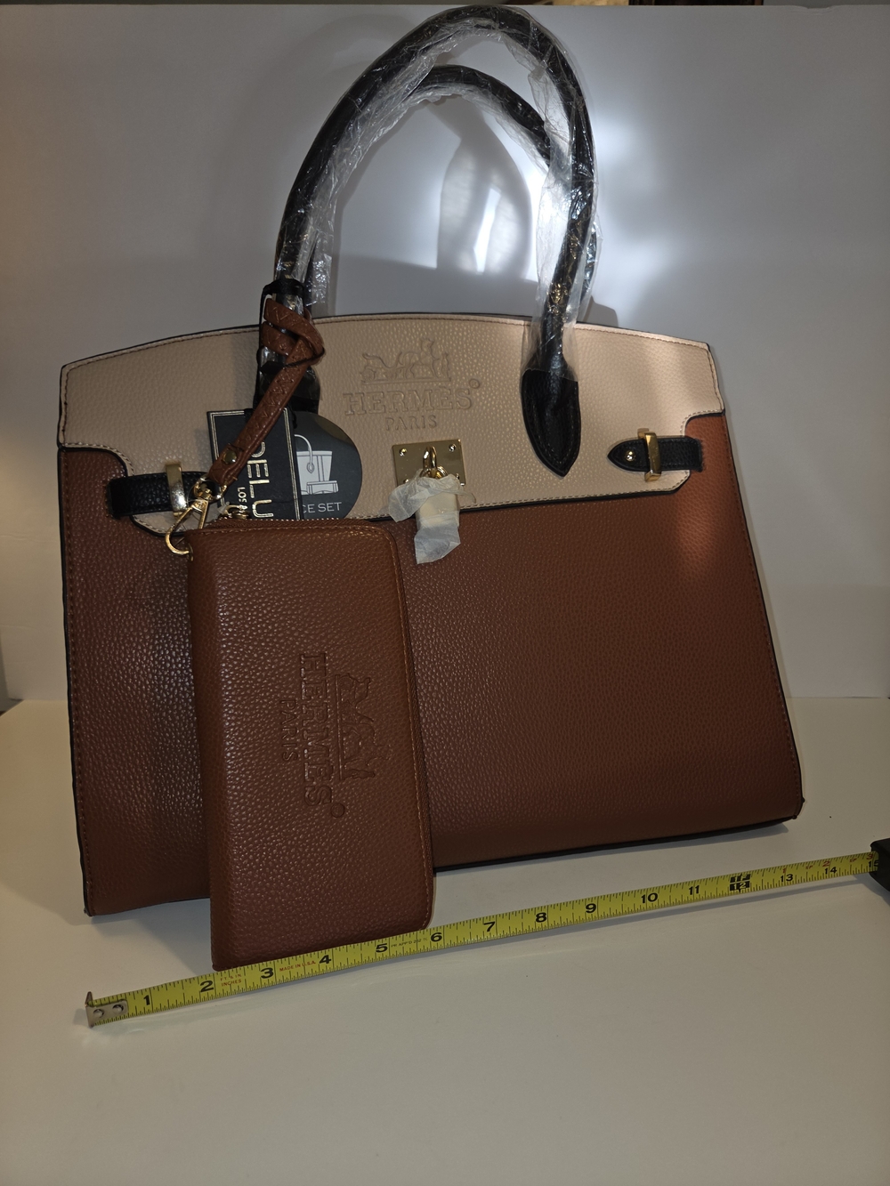 NWT Luxury Inspired Women's Two-Tone Tan and Cream Satchel Handbag with Wristlet